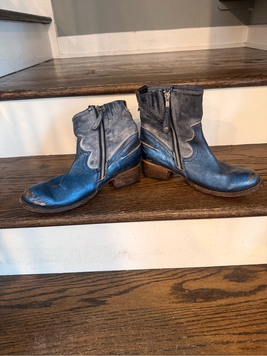 Freebird by Steven Shoes - Freebird * Blue Ramone* size 8Metallic Blue Leather Ankle Boots with Side Zipper